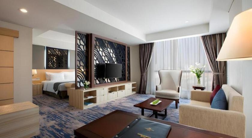 Hotel Grandhika Pemuda Семаранг Екстер'єр фото