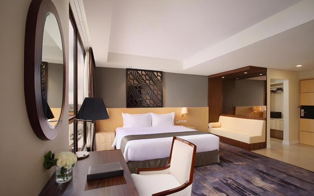Hotel Grandhika Pemuda Семаранг Екстер'єр фото