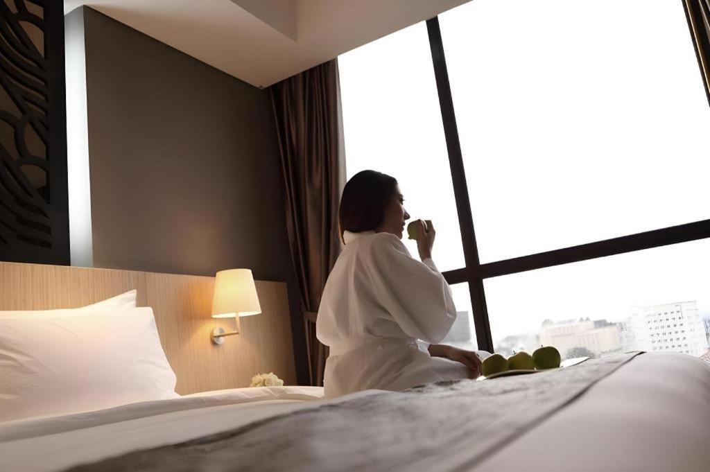 Hotel Grandhika Pemuda Семаранг Екстер'єр фото